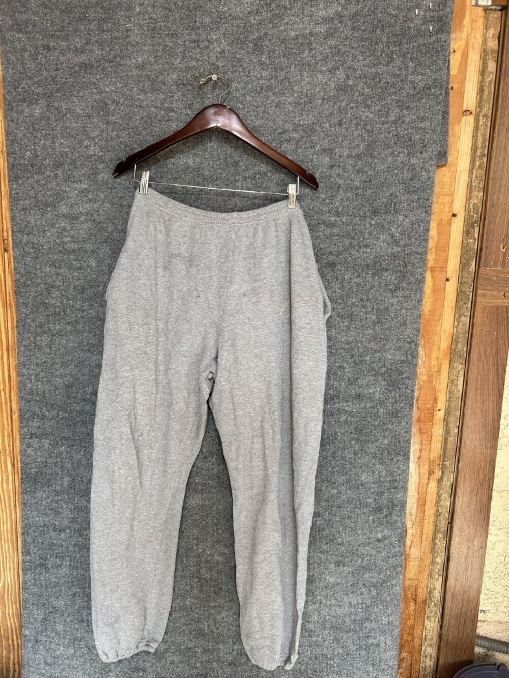 Russell Athletic Sweatpants Mens Large Gray Fleece Joggers Elastic Waist Cuffed